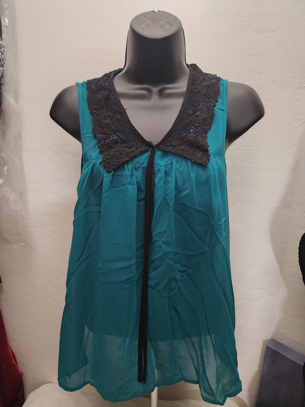 Patrons of Peace Teal Sleeveless Blouse with Black Lace Collar